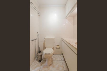 Apartamento para alugar com 208m², 3 quartos e 2 vagas Apartamento para alugar com 208m², 3 quartos e 2 vagasBanheiro