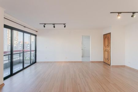 Apartamento para alugar com 208m², 3 quartos e 2 vagas Apartamento para alugar com 208m², 3 quartos e 2 vagasSala