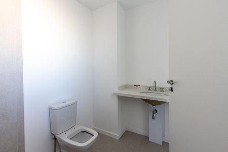 Apartamento à venda com 138m², 2 quartos e 2 vagas Apartamento à venda com 138m², 2 quartos e 2 vagasQuarto 2 - Banheiro da Suite
