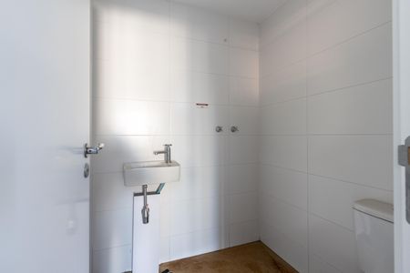 Apartamento à venda com 138m², 2 quartos e 2 vagas Apartamento à venda com 138m², 2 quartos e 2 vagasBanheiro de Serviço