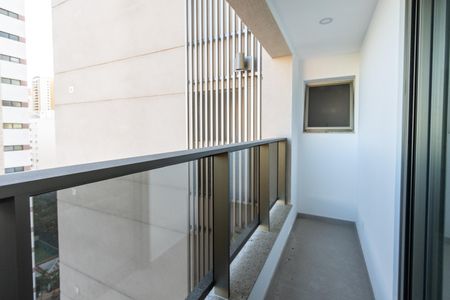 Apartamento à venda com 138m², 2 quartos e 2 vagas Apartamento à venda com 138m², 2 quartos e 2 vagasQuarto 2 - Varanda da Suite