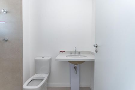 Apartamento à venda com 142m², 3 quartos e 2 vagas Apartamento à venda com 142m², 3 quartos e 2 vagasBanheiro do quarto 2 Suíte