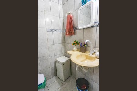 Casa à venda com 345m², 4 quartos e 4 vagas Casa à venda com 345m², 4 quartos e 4 vagasCasa 2 - banheiro