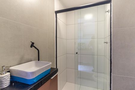 Banheiro de kitnet/studio para alugar com 1 quarto, 20m² em República, São Paulo