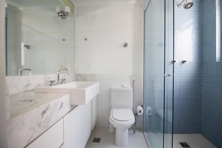 Apartamento para alugar com 74m², 2 quartos e 1 vaga Apartamento para alugar com 74m², 2 quartos e 1 vagaBanheiro da Suíte