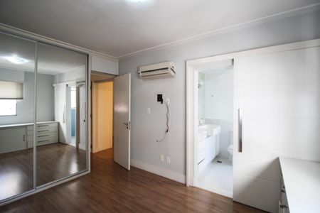Apartamento para alugar com 74m², 2 quartos e 1 vaga Apartamento para alugar com 74m², 2 quartos e 1 vagaSuíte