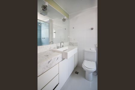 Apartamento para alugar com 74m², 2 quartos e 1 vaga Apartamento para alugar com 74m², 2 quartos e 1 vagaBanheiro da Suíte