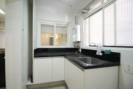 Área de Serviço de apartamento para alugar com 2 quartos, 74m² em Indianópolis, São Paulo