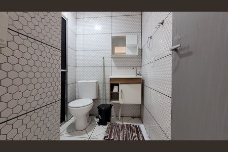 Banheiro de apartamento para alugar com 2 quartos, 55m² em Pedreira, Itaquaquecetuba
