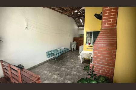 Casa à venda com 126m², 2 quartos e 2 vagas Casa à venda com 126m², 2 quartos e 2 vagasChurrasqueira
