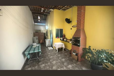Casa à venda com 126m², 2 quartos e 2 vagas Casa à venda com 126m², 2 quartos e 2 vagasChurrasqueira