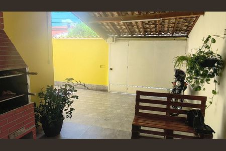 Casa à venda com 126m², 2 quartos e 2 vagas Casa à venda com 126m², 2 quartos e 2 vagasChurrasqueira