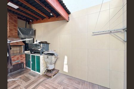 Quintal/ Churrasqueira  de casa à venda com 3 quartos, 140m² em Jardim Santo Elias, São Paulo