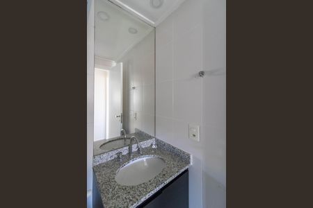 Banheiro de apartamento para alugar com 2 quartos, 68m² em Jardim Flor da Montanha, Guarulhos