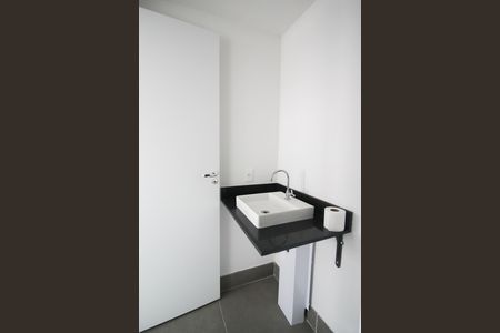 Banheiro de kitnet/studio para alugar com 1 quarto, 24m² em Vila Nova Conceição, São Paulo
