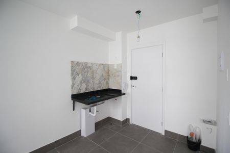 Cozinha de kitnet/studio para alugar com 1 quarto, 24m² em Vila Nova Conceição, São Paulo