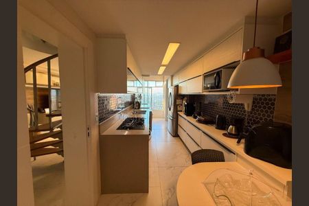 Apartamento à venda com 227m², 2 quartos e sem vaga