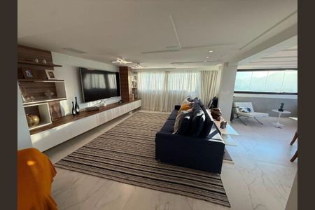 Apartamento à venda com 227m², 2 quartos e sem vaga