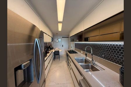 Apartamento à venda com 227m², 2 quartos e sem vaga