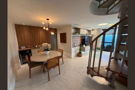 Apartamento à venda com 227m², 2 quartos e sem vaga