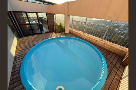 Apartamento à venda com 227m², 2 quartos e sem vaga