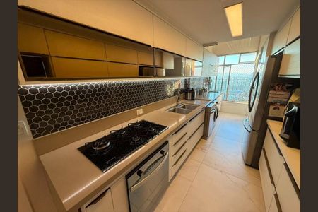 Apartamento à venda com 227m², 2 quartos e sem vaga
