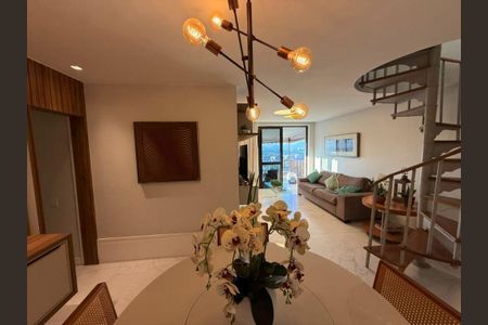Apartamento à venda com 227m², 2 quartos e sem vaga