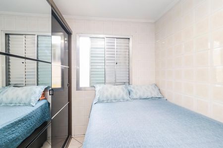 Quarto 1 de apartamento para alugar com 2 quartos, 64m² em Conjunto Residencial José Bonifácio, São Paulo