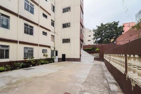 Apartamento para alugar com 64m², 2 quartos e sem vagaÁrea externa