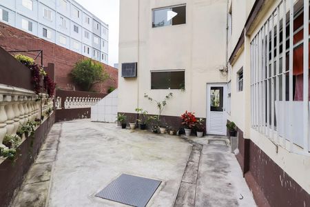 Apartamento para alugar com 64m², 2 quartos e sem vagaÁrea externa