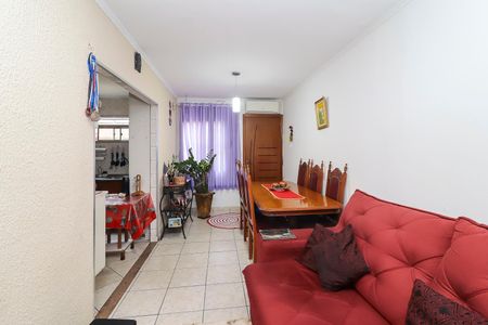 Sala de apartamento para alugar com 2 quartos, 64m² em Conjunto Residencial José Bonifácio, São Paulo