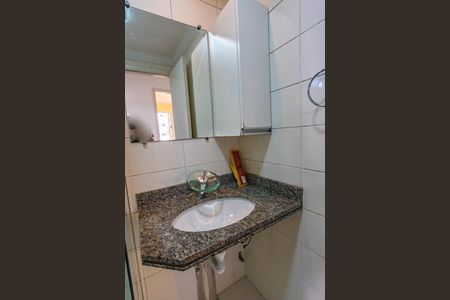 Apartamento à venda com 64m², 3 quartos e 1 vaga Apartamento à venda com 64m², 3 quartos e 1 vagaBanheiro social