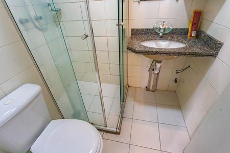 Apartamento à venda com 64m², 3 quartos e 1 vaga Apartamento à venda com 64m², 3 quartos e 1 vagaBanheiro social