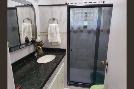 Banheiro de casa para alugar com 3 quartos, 195m² em Praça Seca, Rio de Janeiro