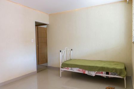 Casa de condomínio à venda com 170m², 3 quartos e 2 vagas Casa de condomínio à venda com 170m², 3 quartos e 2 vagasSala