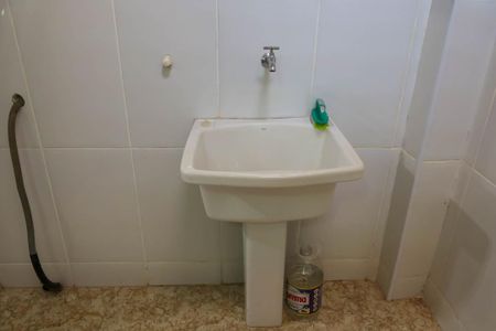 Casa de condomínio à venda com 170m², 3 quartos e 2 vagas Casa de condomínio à venda com 170m², 3 quartos e 2 vagasÁrea de Serviço