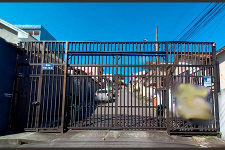 Casa de condomínio à venda com 170m², 3 quartos e 2 vagas Casa de condomínio à venda com 170m², 3 quartos e 2 vagasFachada