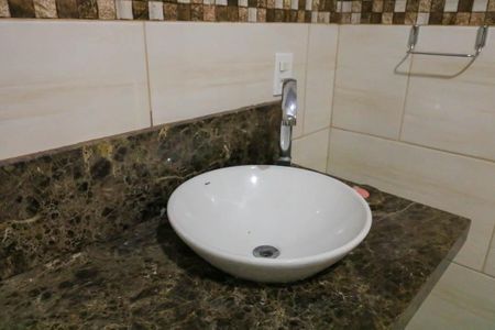 Casa de condomínio à venda com 170m², 3 quartos e 2 vagas Casa de condomínio à venda com 170m², 3 quartos e 2 vagasBanheiro do Quarto Suite 1