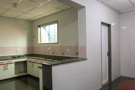 Casa de condomínio à venda com 170m², 3 quartos e 2 vagas Casa de condomínio à venda com 170m², 3 quartos e 2 vagasCopa-Cozinha