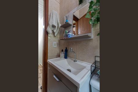 Banheiro de casa de condomínio à venda com 2 quartos, 52m² em Vila Nova Curuca, São Paulo