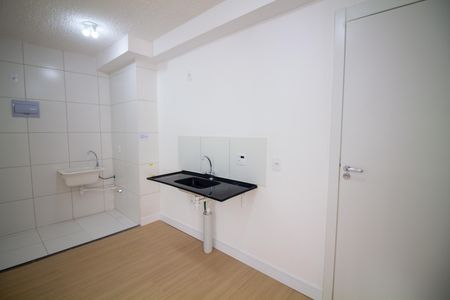Cozinha de apartamento para alugar com 2 quartos, 36m² em Jardim São Luís, São Paulo