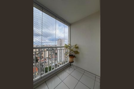 Apartamento à venda com 64m², 3 quartos e 1 vaga Apartamento à venda com 64m², 3 quartos e 1 vagaVaranda