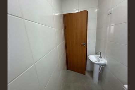 Casa para alugar com 50m², 2 quartos e 1 vaga Casa para alugar com 50m², 2 quartos e 1 vagaBanheiro