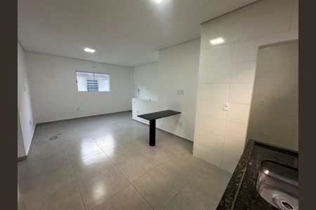 Cozinha de casa para alugar com 2 quartos, 50m² em Vila Valenca, São Vicente