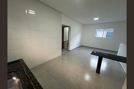 Cozinha de casa para alugar com 2 quartos, 50m² em Vila Valenca, São Vicente