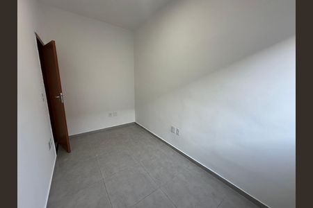 Quarto 2 de casa para alugar com 2 quartos, 50m² em Vila Valenca, São Vicente
