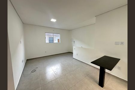 Sala de casa para alugar com 2 quartos, 50m² em Vila Valenca, São Vicente