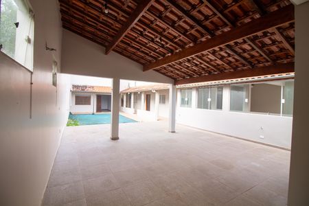 Casa para alugar com 120m², 2 quartos e 2 vagas Casa para alugar com 120m², 2 quartos e 2 vagasSalão de Festas