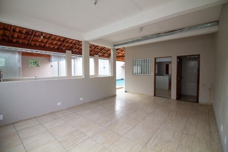 Casa para alugar com 120m², 2 quartos e 2 vagas Casa para alugar com 120m², 2 quartos e 2 vagasQuintal de Serviço