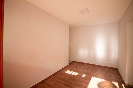 Casa para alugar com 120m², 2 quartos e 2 vagas Casa para alugar com 120m², 2 quartos e 2 vagasSala